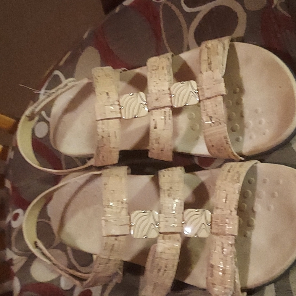 Sandals - Picture 7 of 7